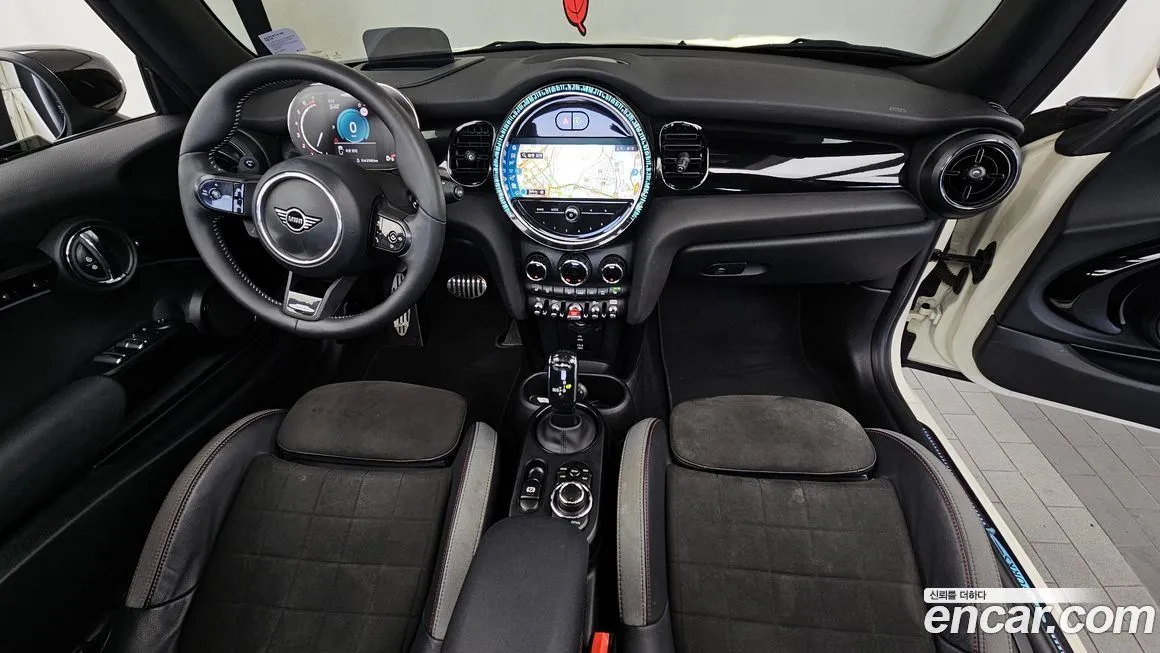 Mini Cooper Convertible 2022 из KR, фото 7