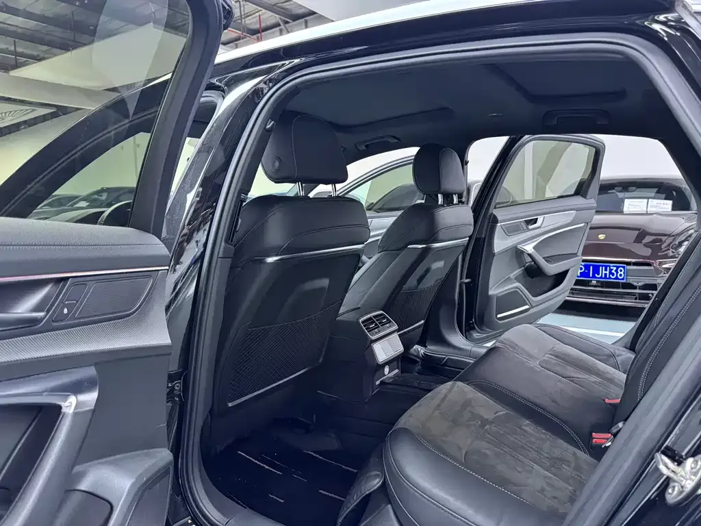 Audi A6L 2021 из CN, фото 8