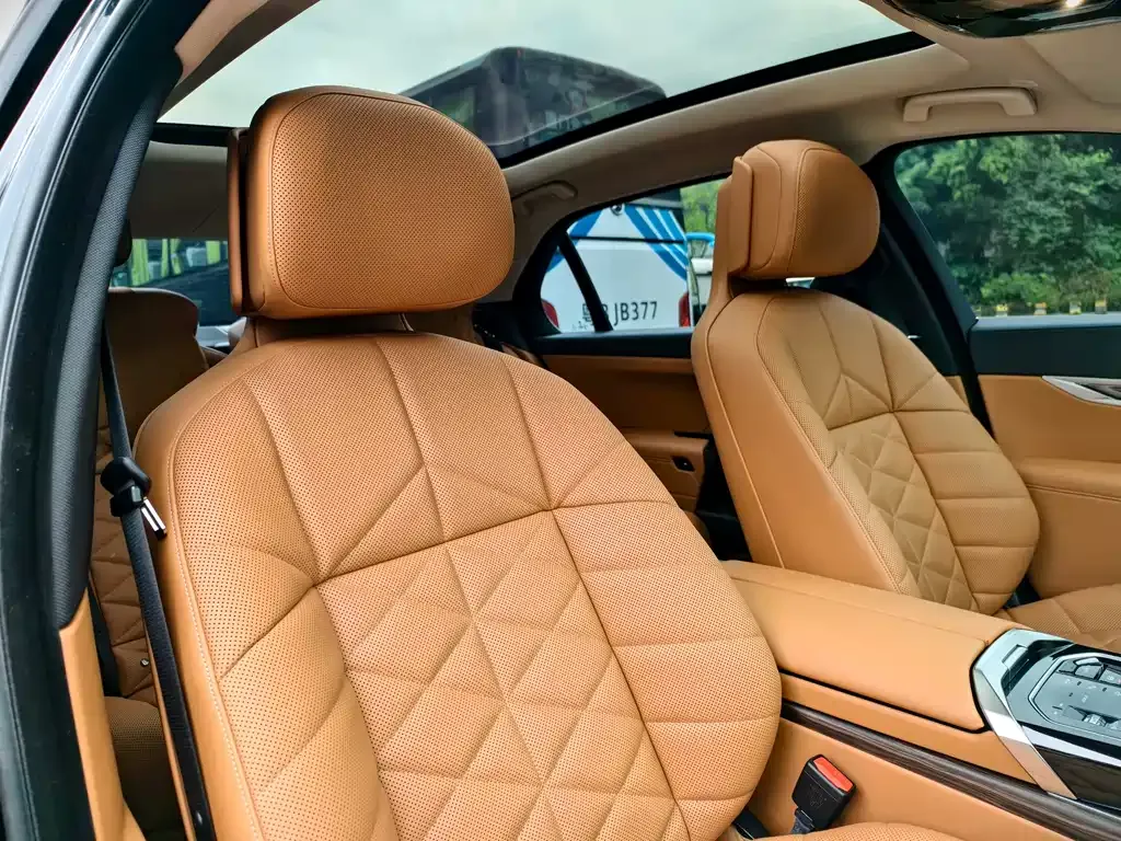 BMW 7 Series 2024 из CN, фото 5
