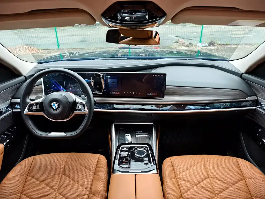 BMW 7 Series 2024 из CN, фото 7