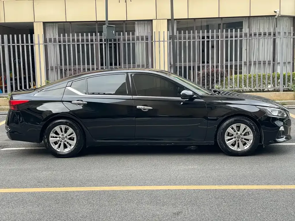 Nissan Teana 2022 из CN, фото 4