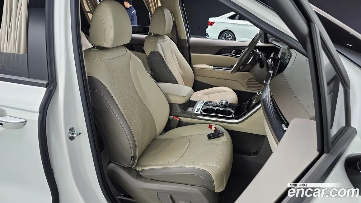Kia Carnival — фото 10