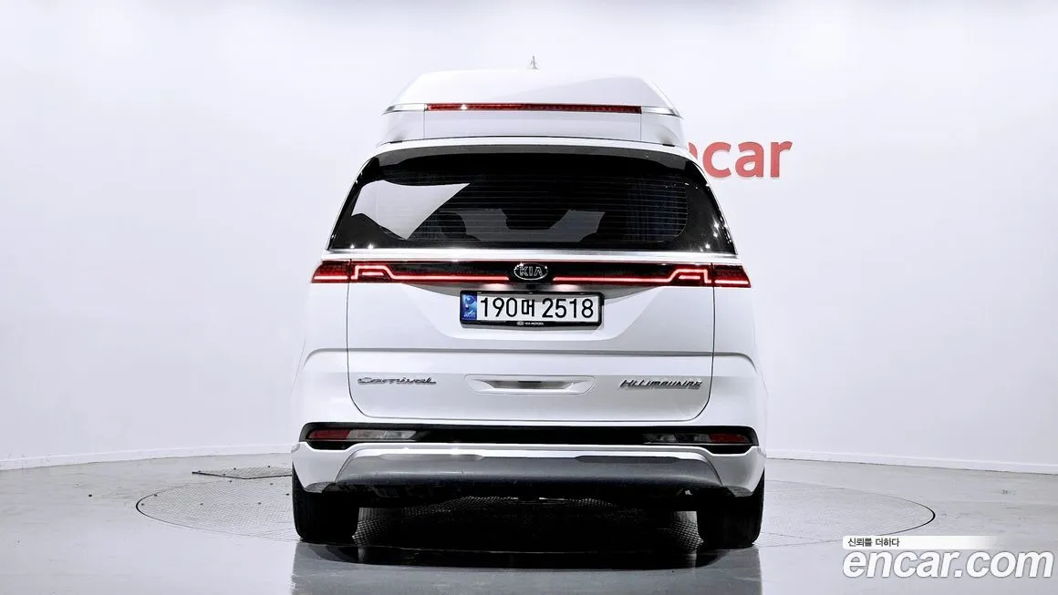 Kia Carnival — фото 4