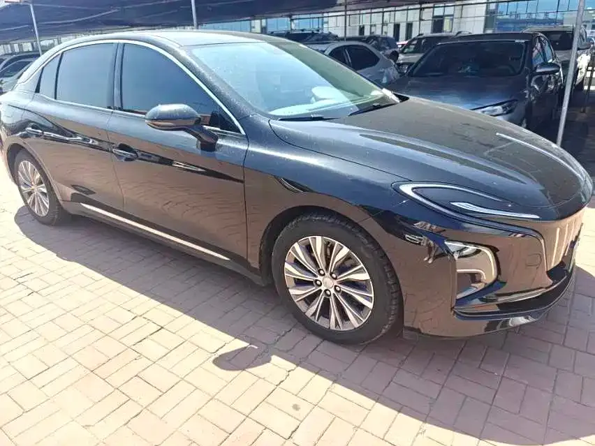 Hongqi E-QM5 2024 из CN, фото 2