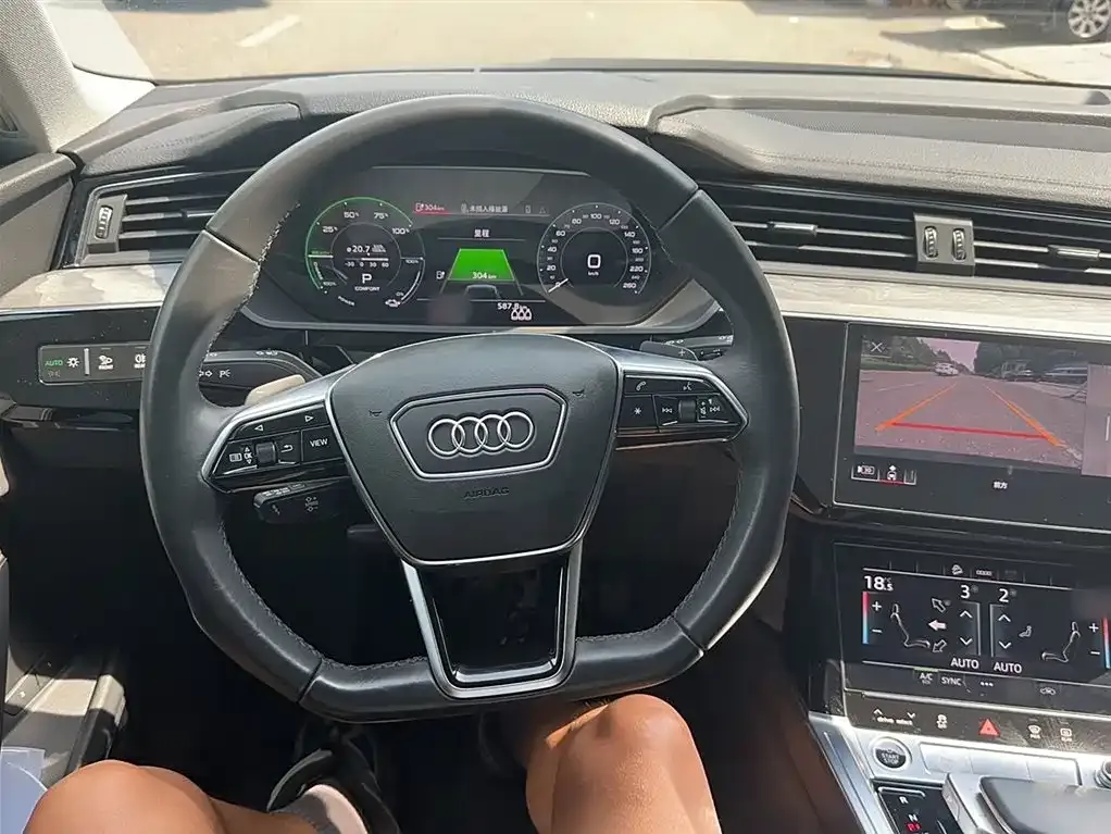 Audi e-tron 2021 из CN, фото 3