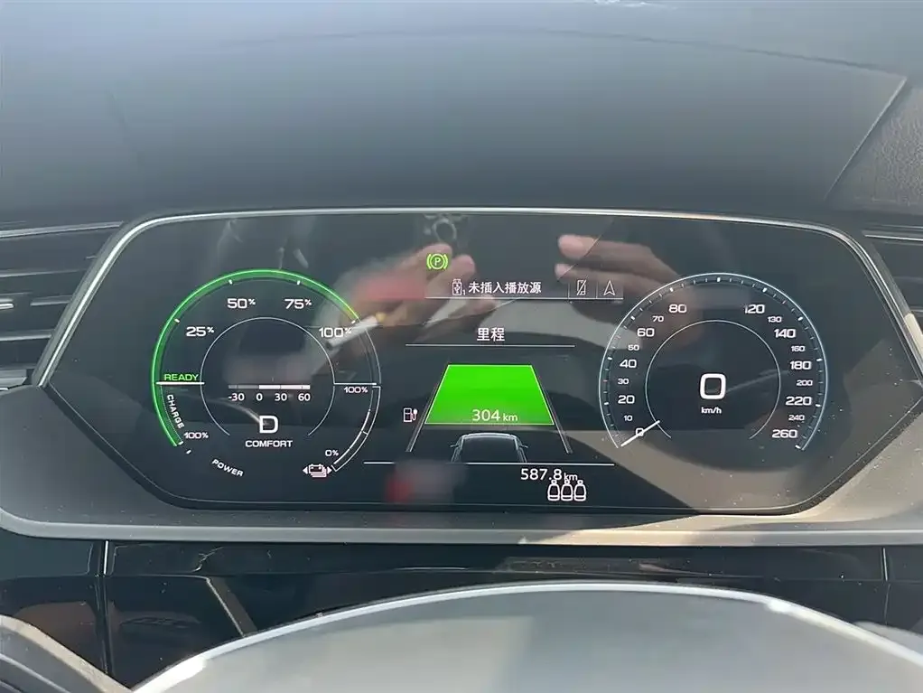 Audi e-tron 2021 из CN, фото 4