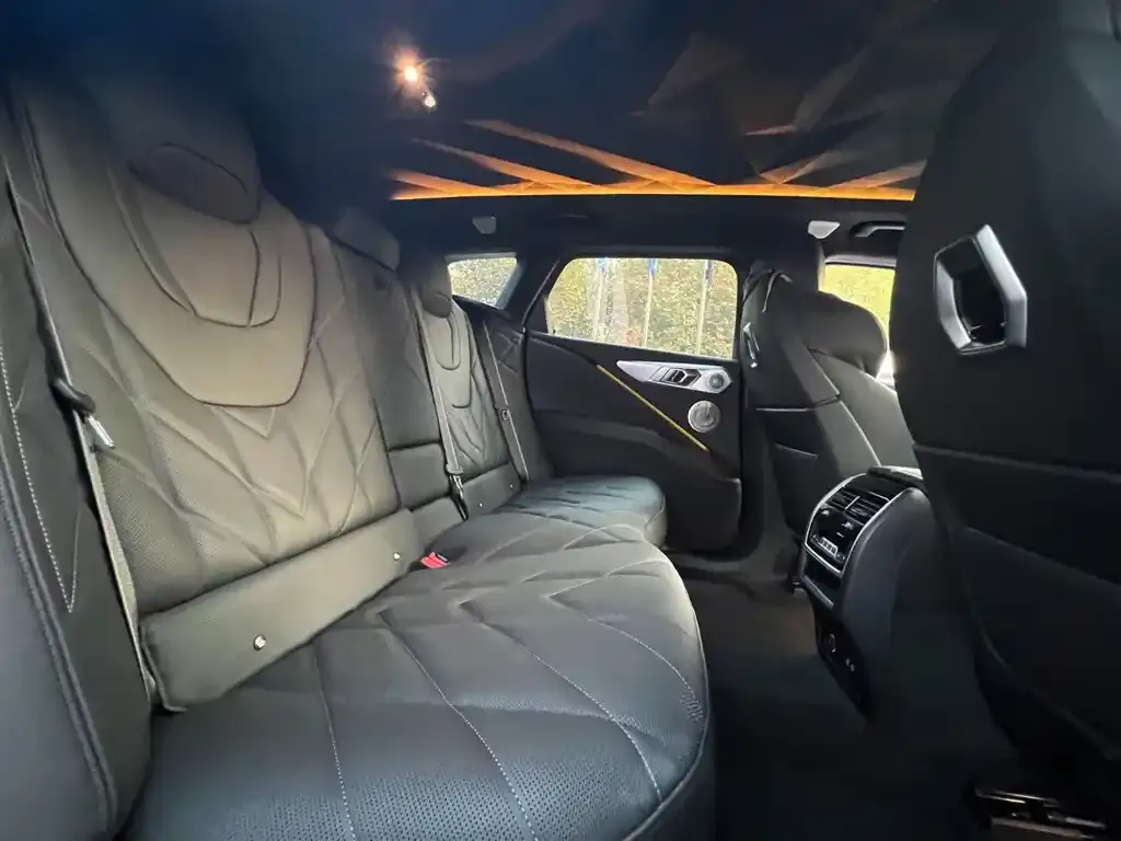 BMW XM 2023 из CN, фото 10