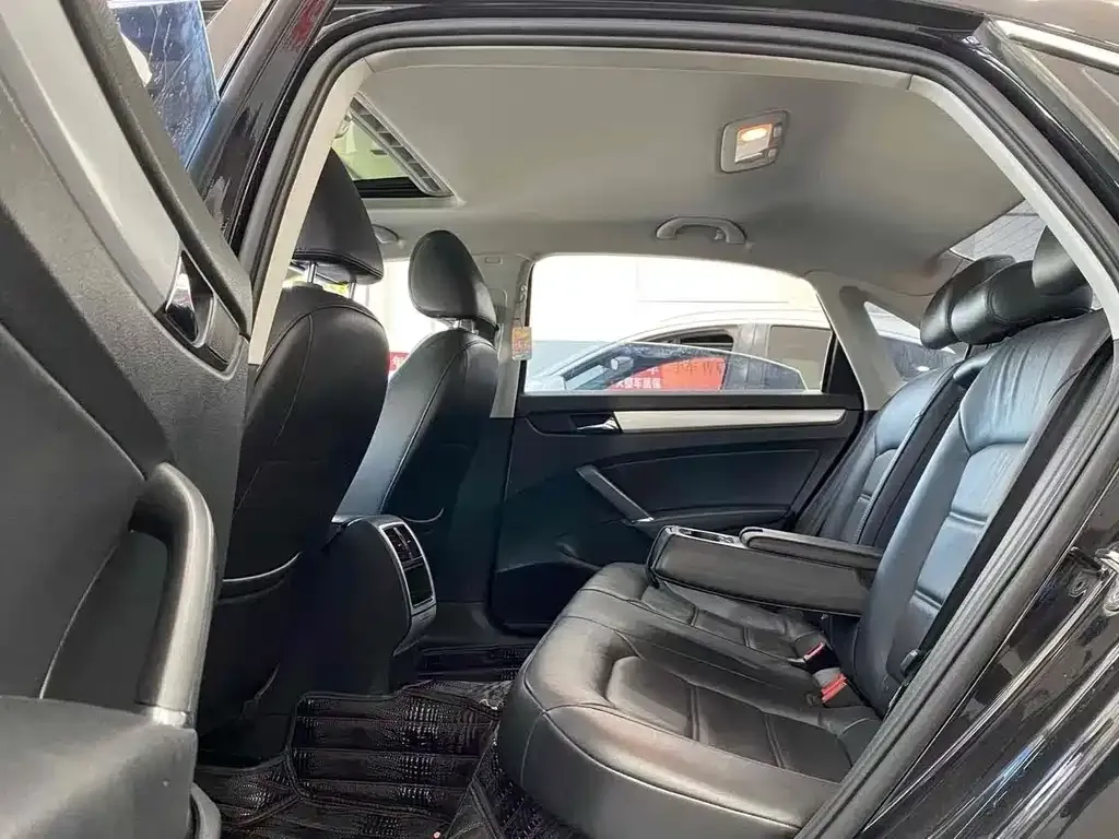 Volkswagen Passat 2022 из CN, фото 6