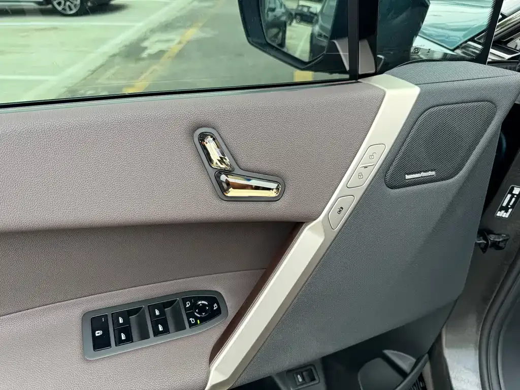 BMW iX 2023 из CN, фото 10