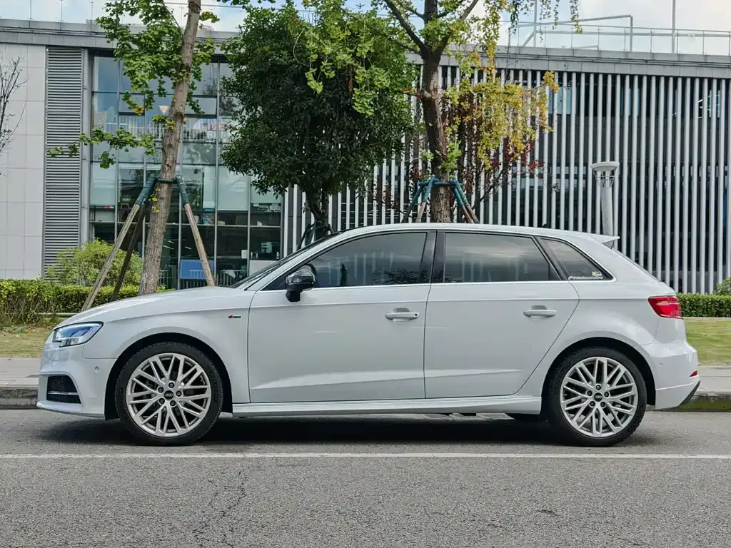 Audi A3 2021 из CN, фото 3