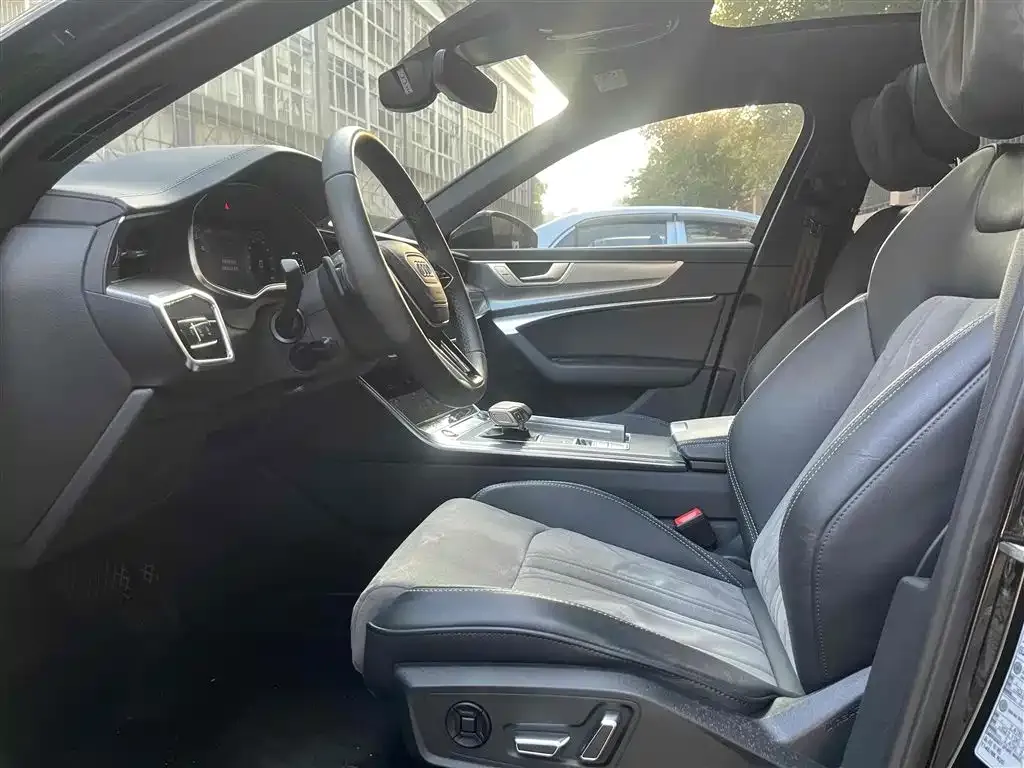 Audi A6L 2023 из CN, фото 4