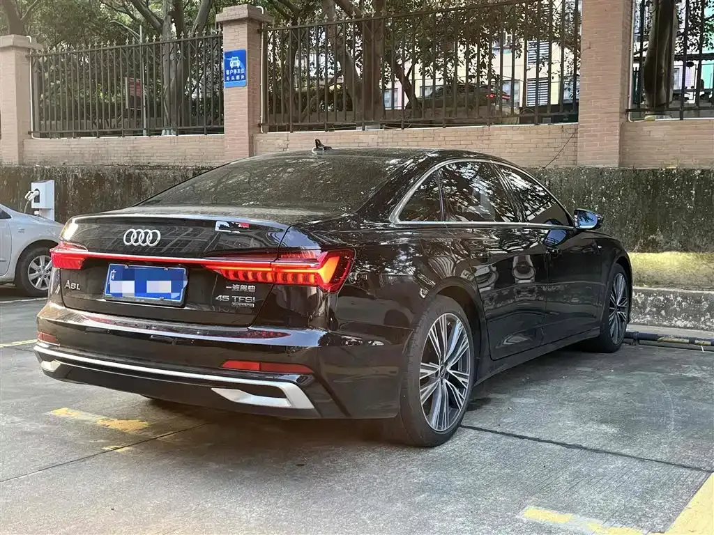 Audi A6L 2023 из CN, фото 9