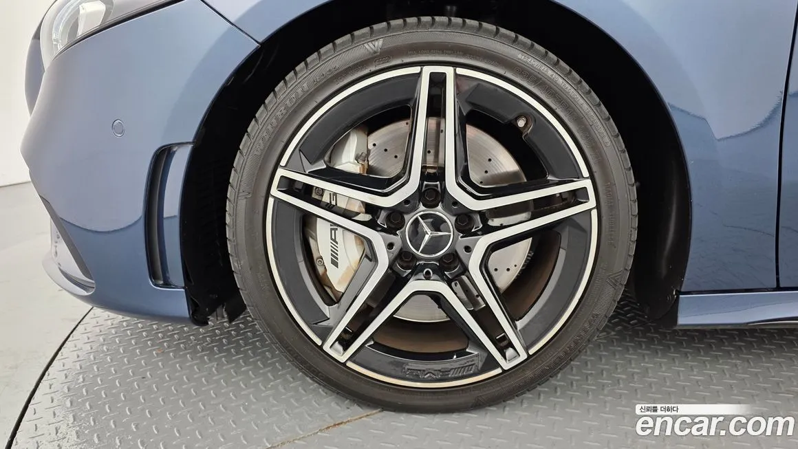 Mercedes-Benz A-Class 2023 из KR, фото 5