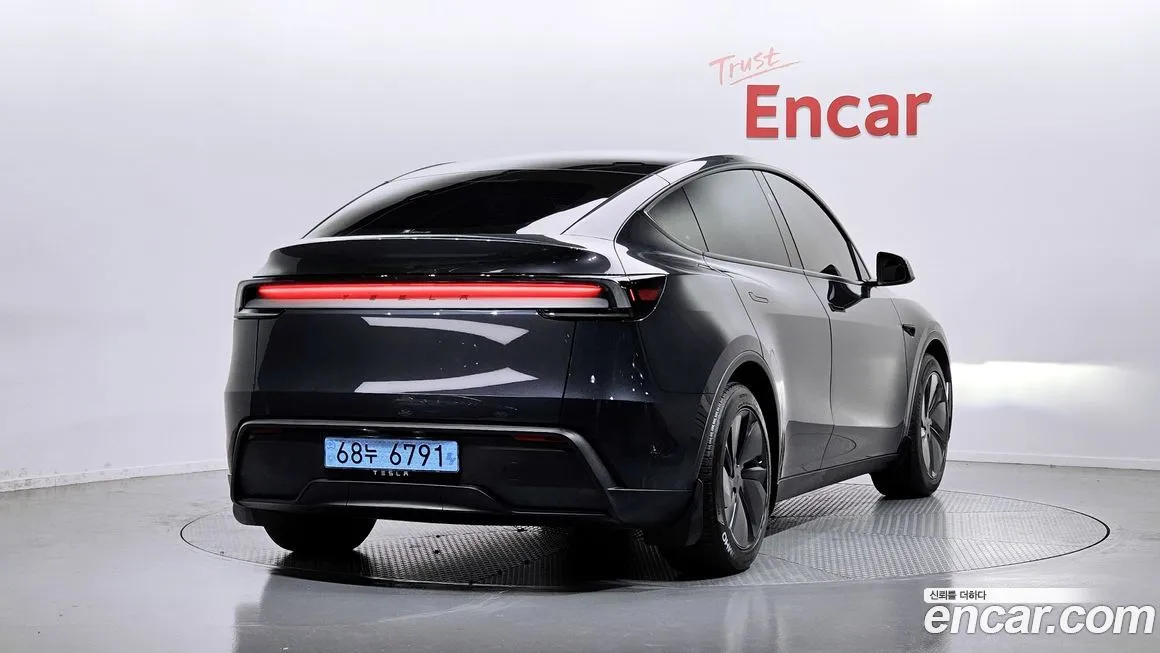 Tesla Model Y — фото 2