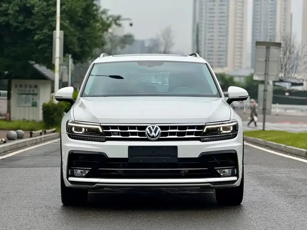 Volkswagen Tiguan L 2021 из CN, фото 2
