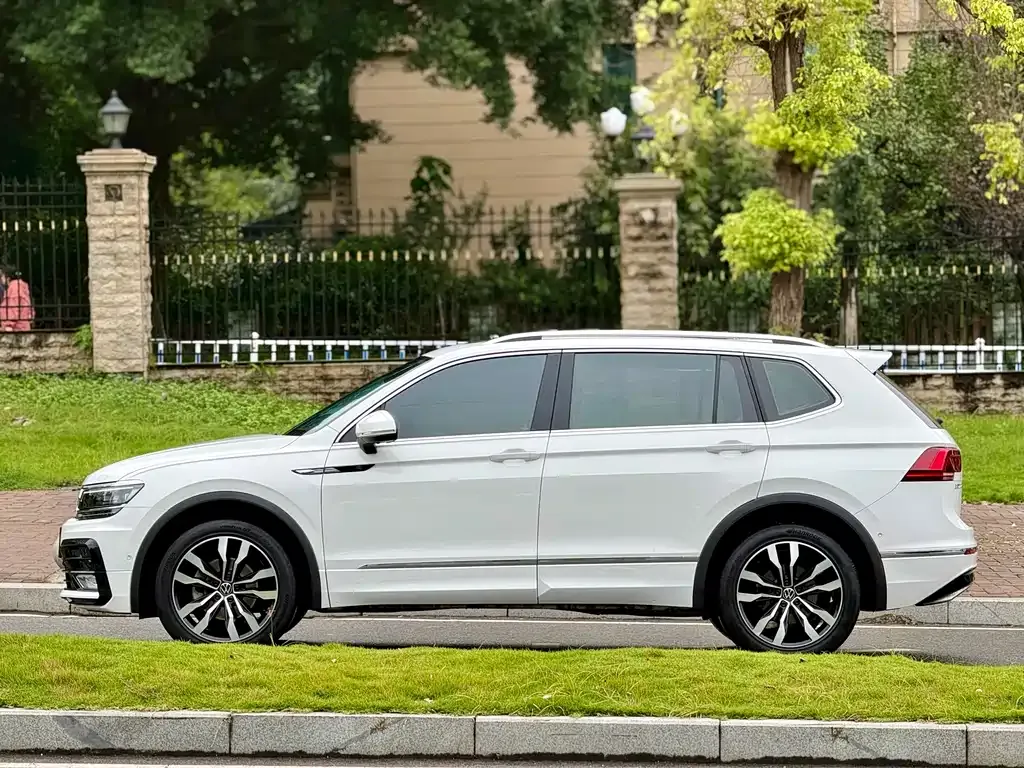 Volkswagen Tiguan L 2021 из CN, фото 5