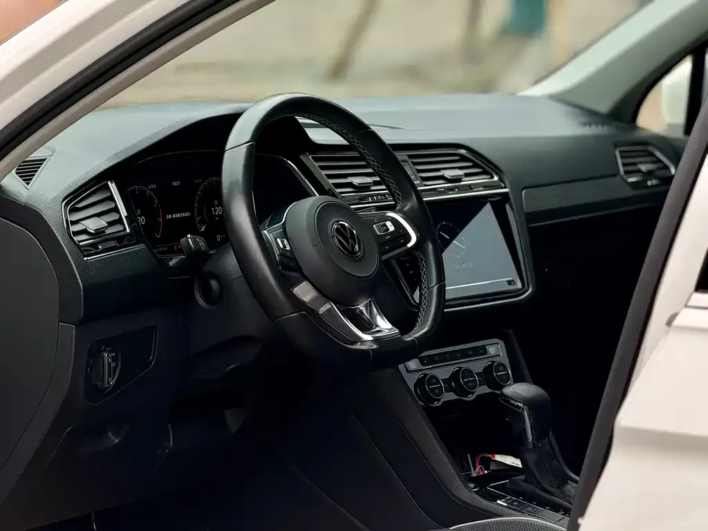 Volkswagen Tiguan L 2021 из CN, фото 7