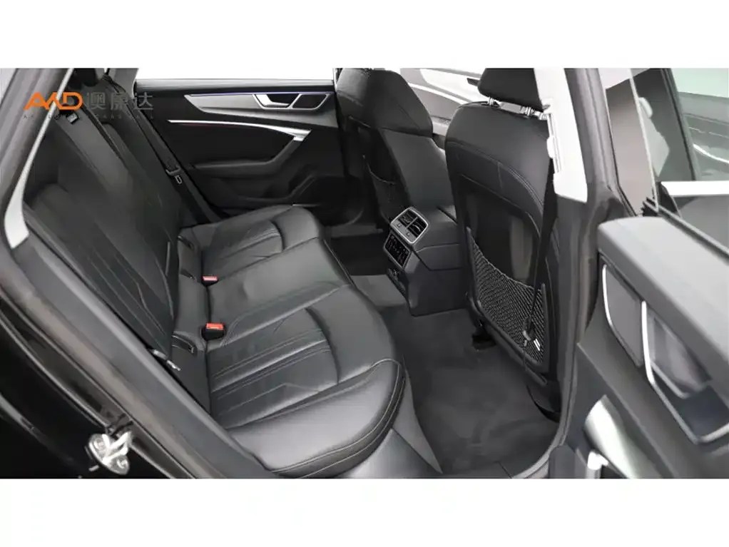 Audi A7 2023 из CN, фото 8