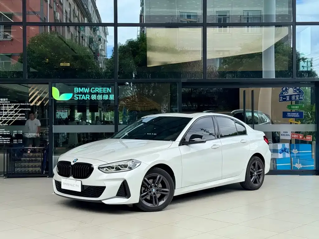 BMW 1 Series 2023 из CN, фото 1