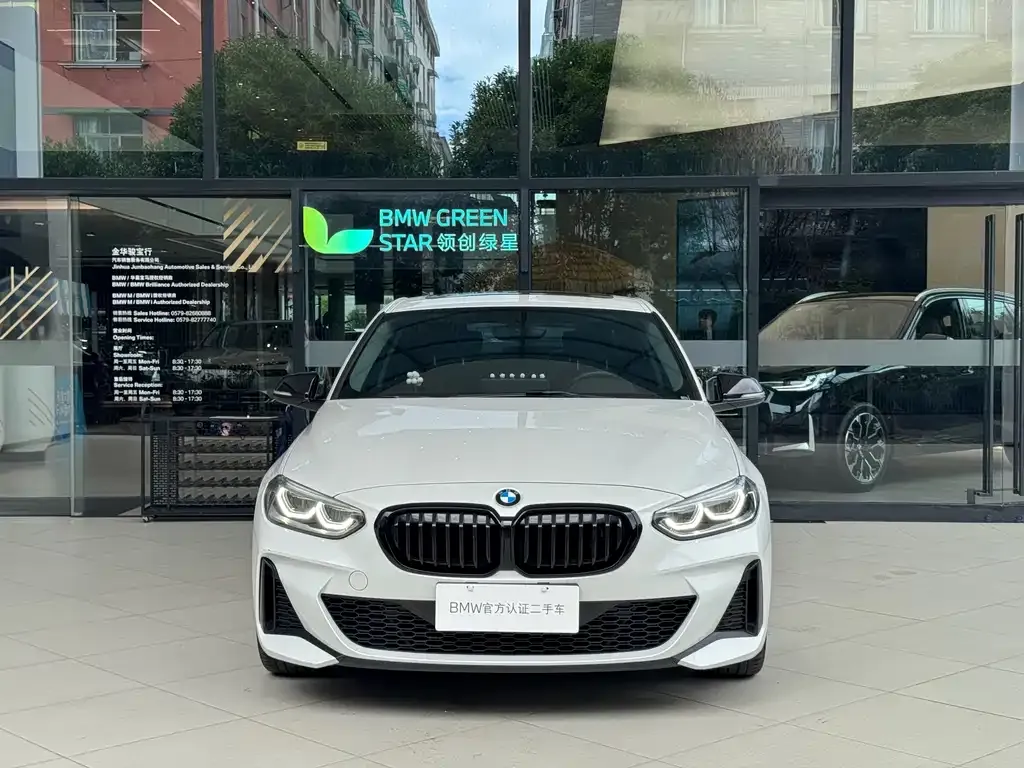 BMW 1 Series 2023 из CN, фото 2