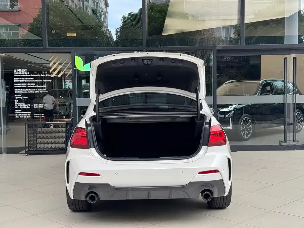 BMW 1 Series 2023 из CN, фото 5