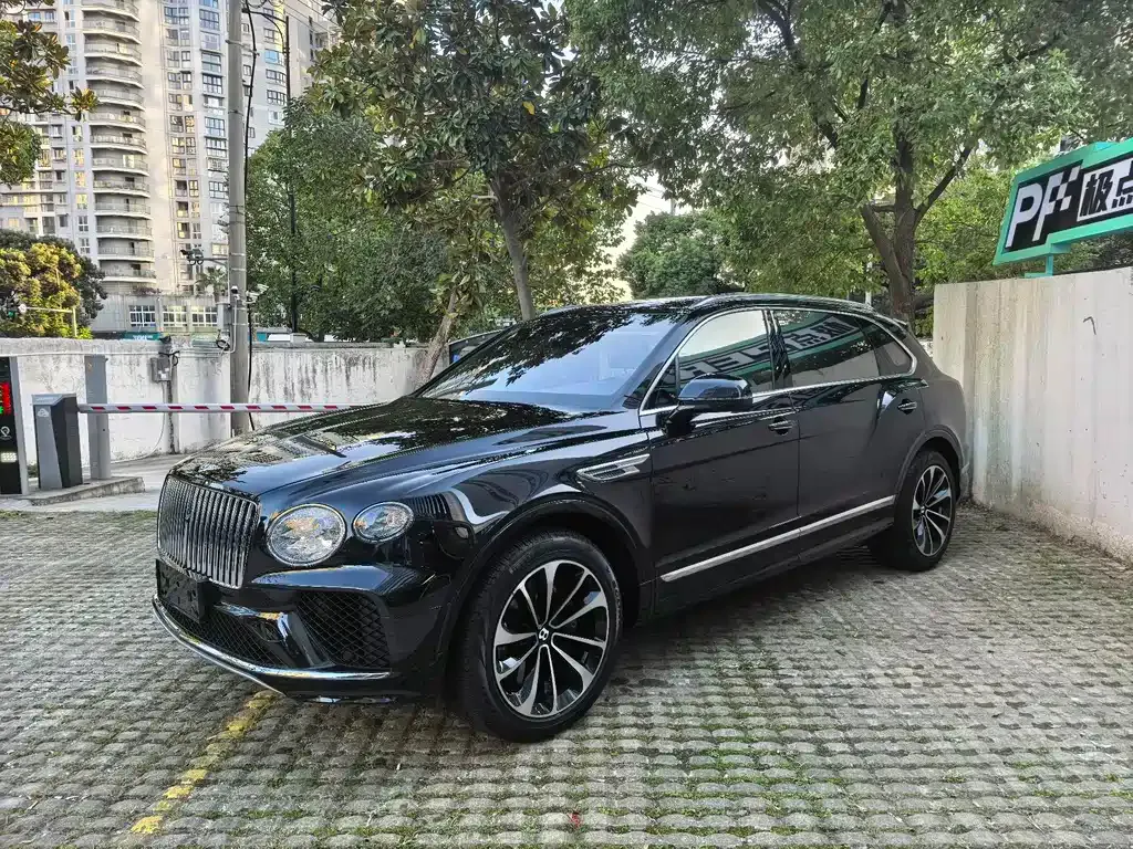 Bentley Bentayga 2024 из CN, фото 1