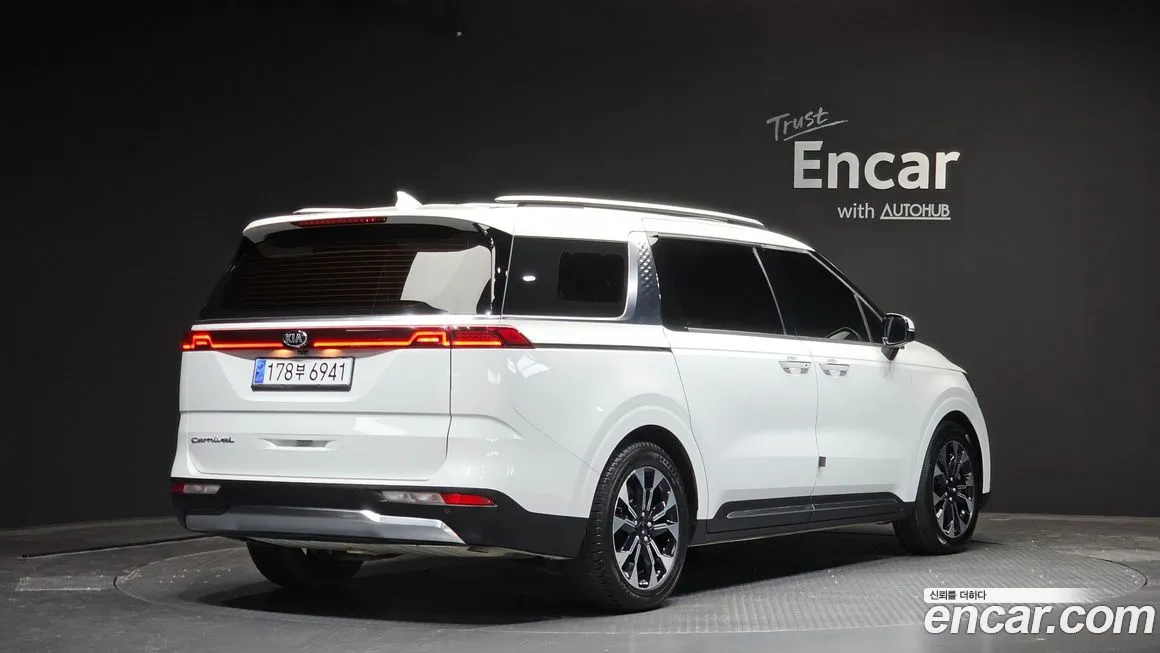 Kia Carnival — фото 2
