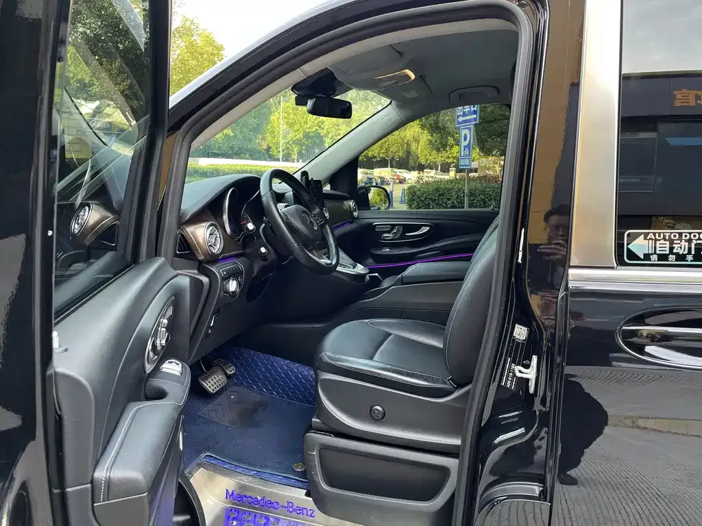 Mercedes-Benz V-Class 2022 из CN, фото 3