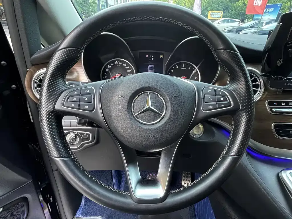Mercedes-Benz V-Class 2022 из CN, фото 4