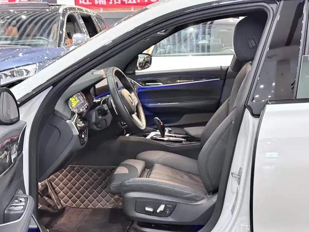 BMW 6 Series GT 2023 из CN, фото 6