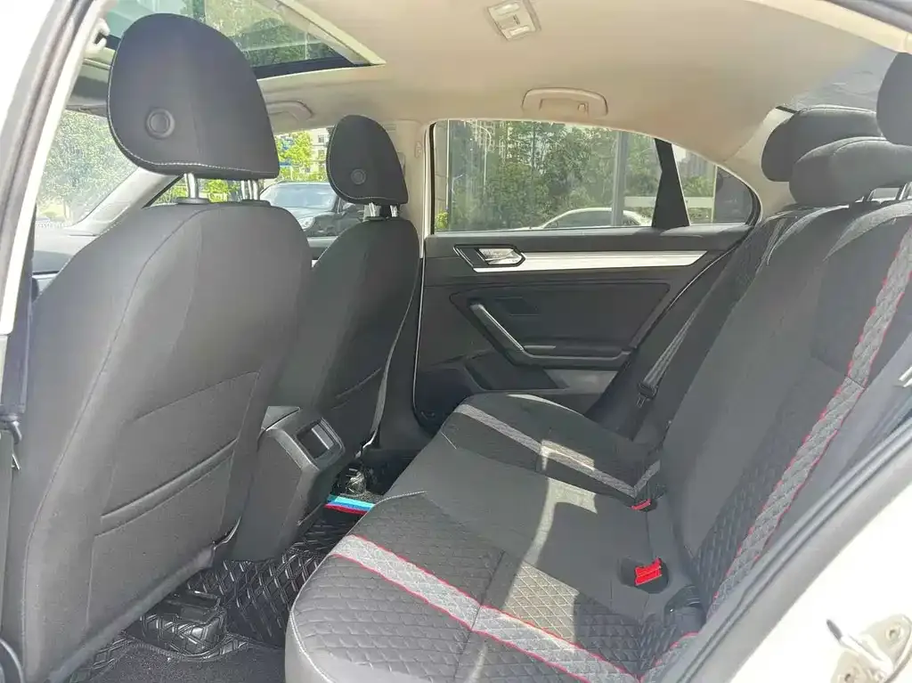 Volkswagen Lamando 2021 из CN, фото 9