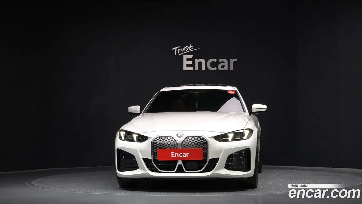BMW i4 — фото 3