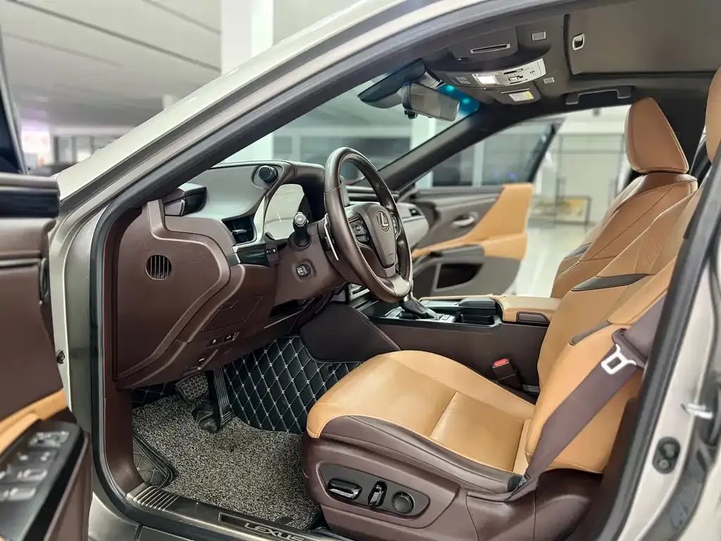 Lexus ES 2021 из CN, фото 4