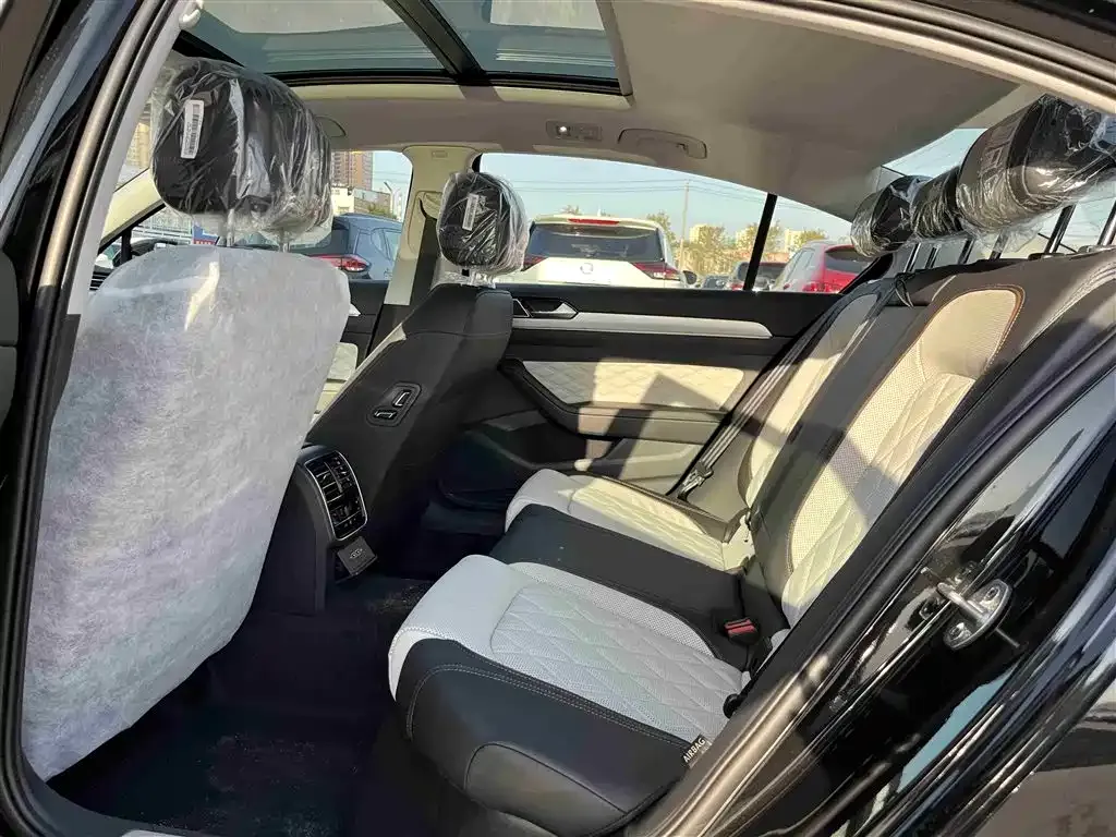 Volkswagen Magotan 2025 из CN, фото 8