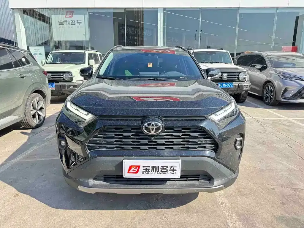 Toyota RAV4 2023 из CN, фото 1