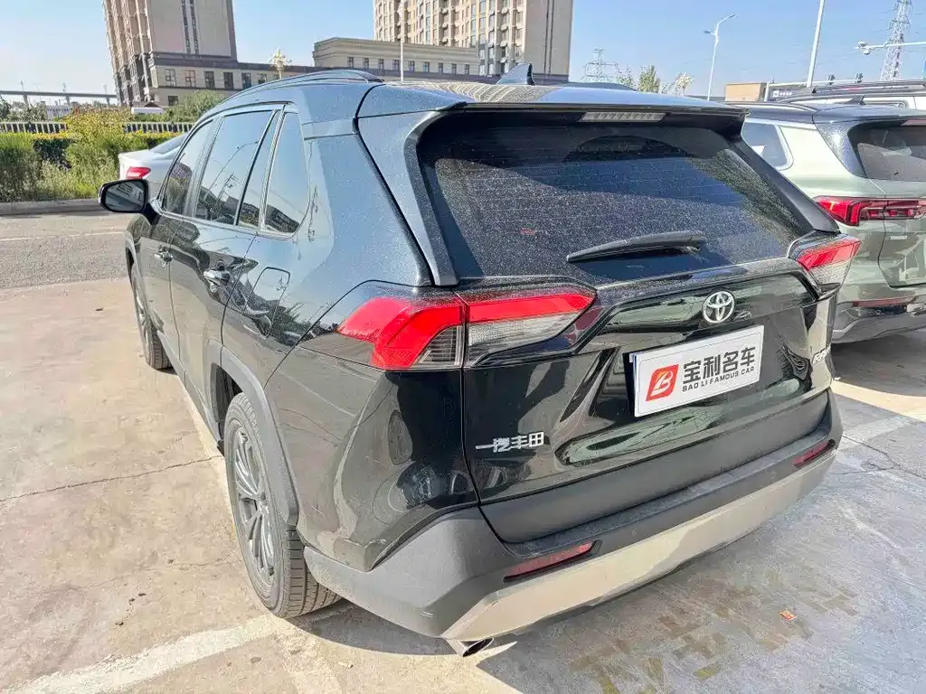 Toyota RAV4 2023 из CN, фото 4