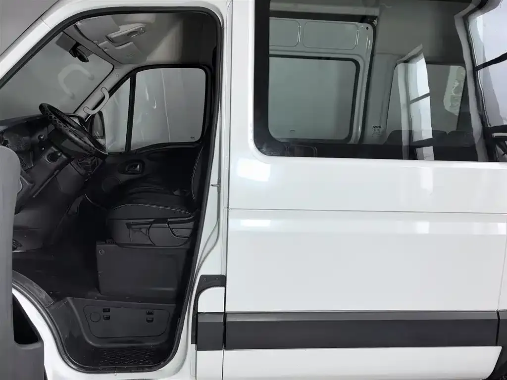 IVECO Ousheng 2023 из CN, фото 10