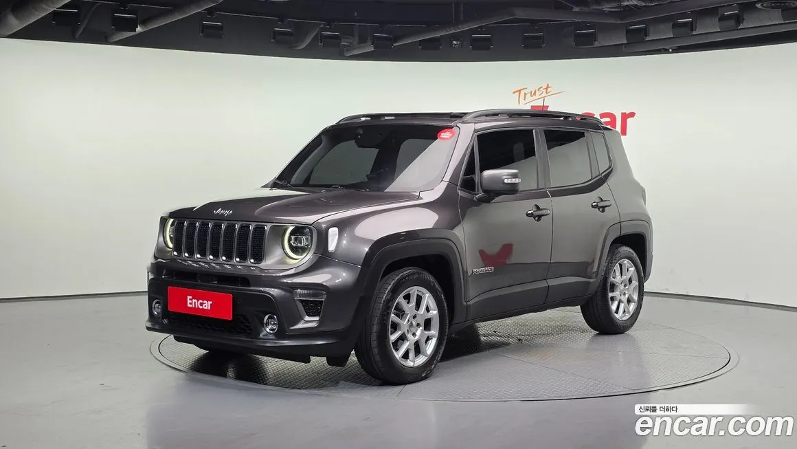 Jeep Renegade — фото 1