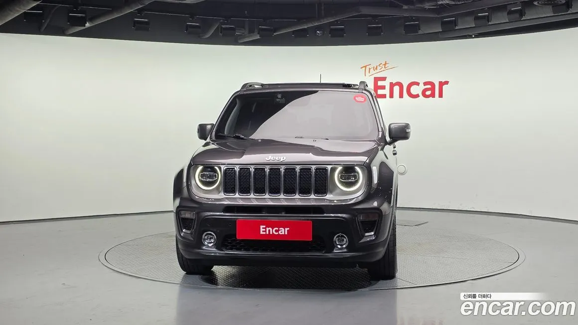 Jeep Renegade — фото 3