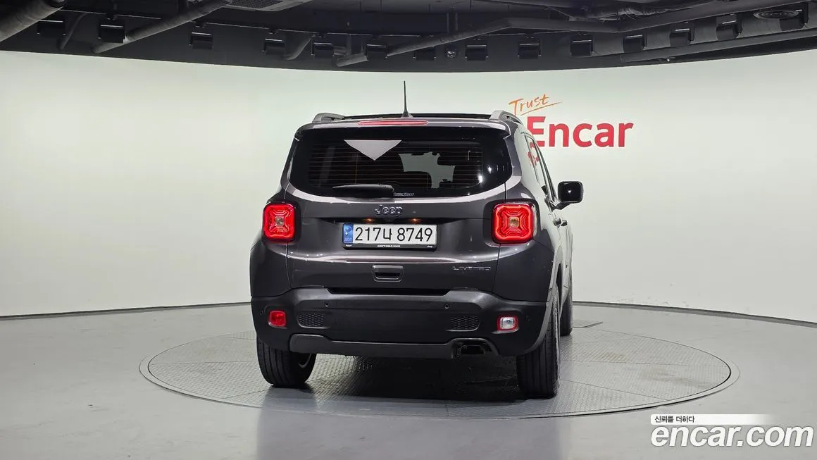 Jeep Renegade — фото 4