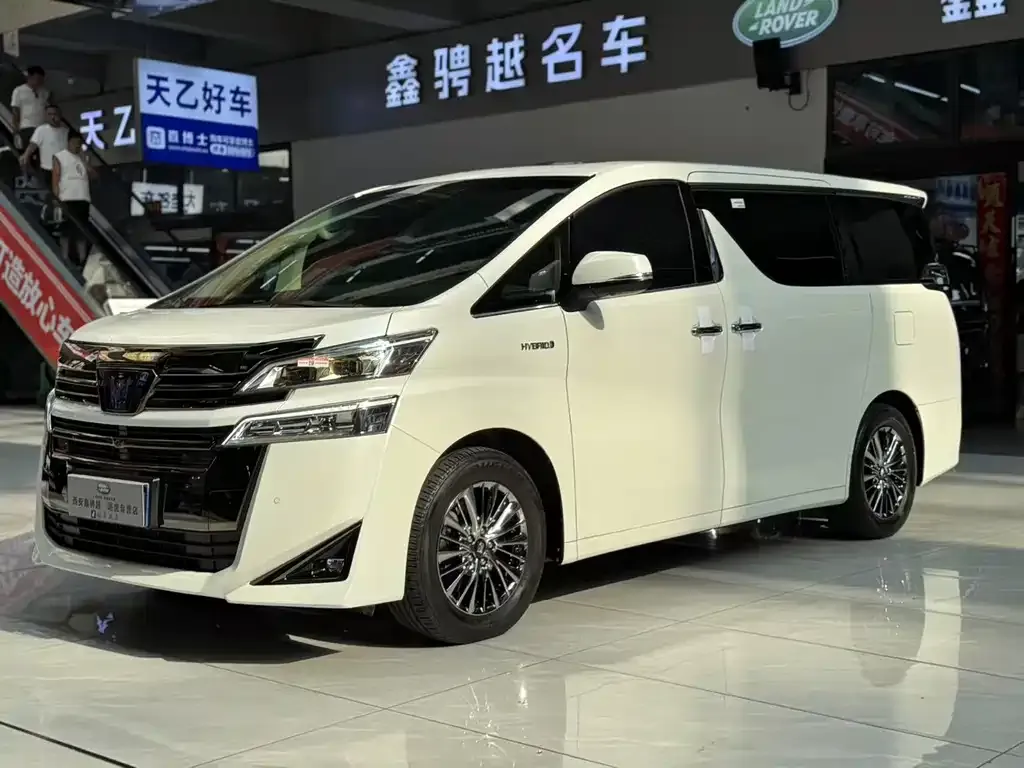 Toyota Vellfire 2023 из CN, фото 1