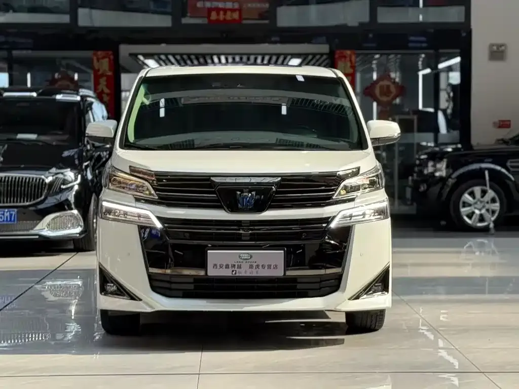 Toyota Vellfire 2023 из CN, фото 2