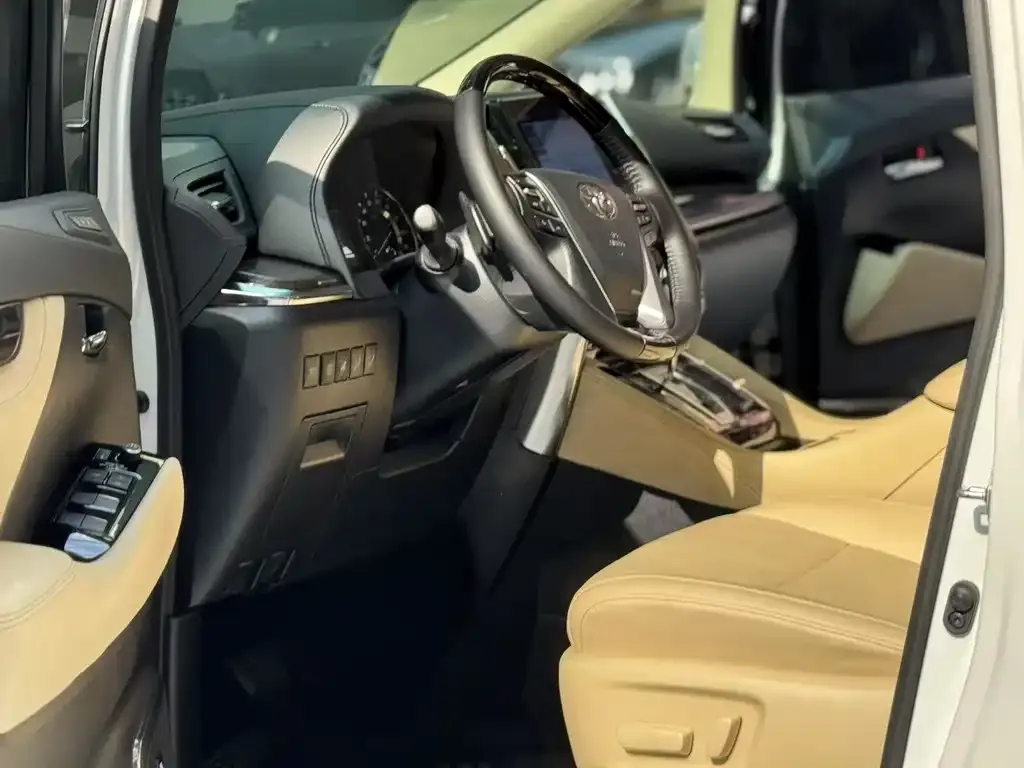 Toyota Vellfire 2023 из CN, фото 9