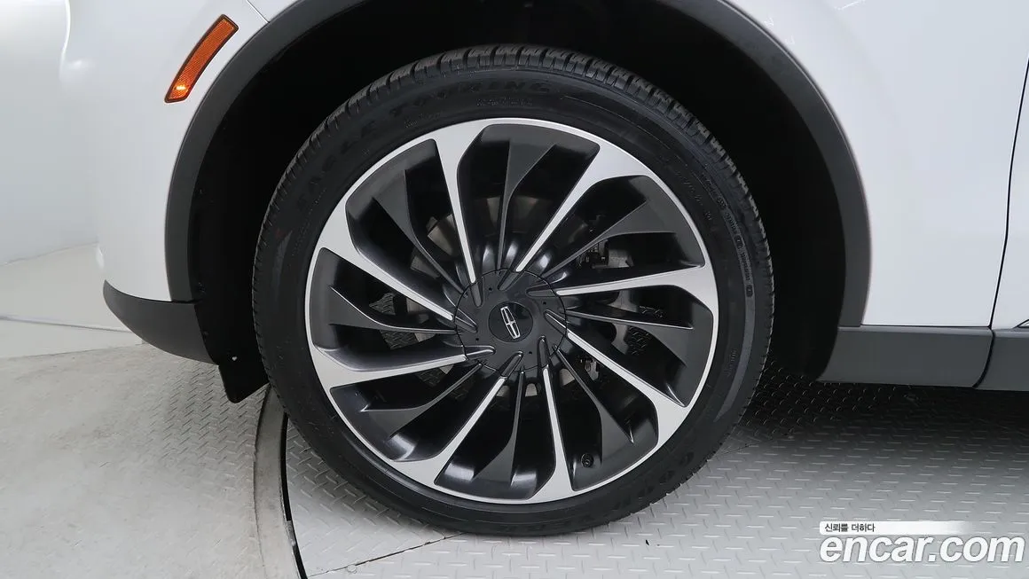 Lincoln Aviator 2025 из KR, фото 5