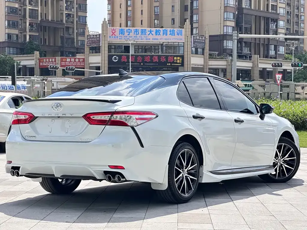 Toyota Camry 2022 из CN, фото 4