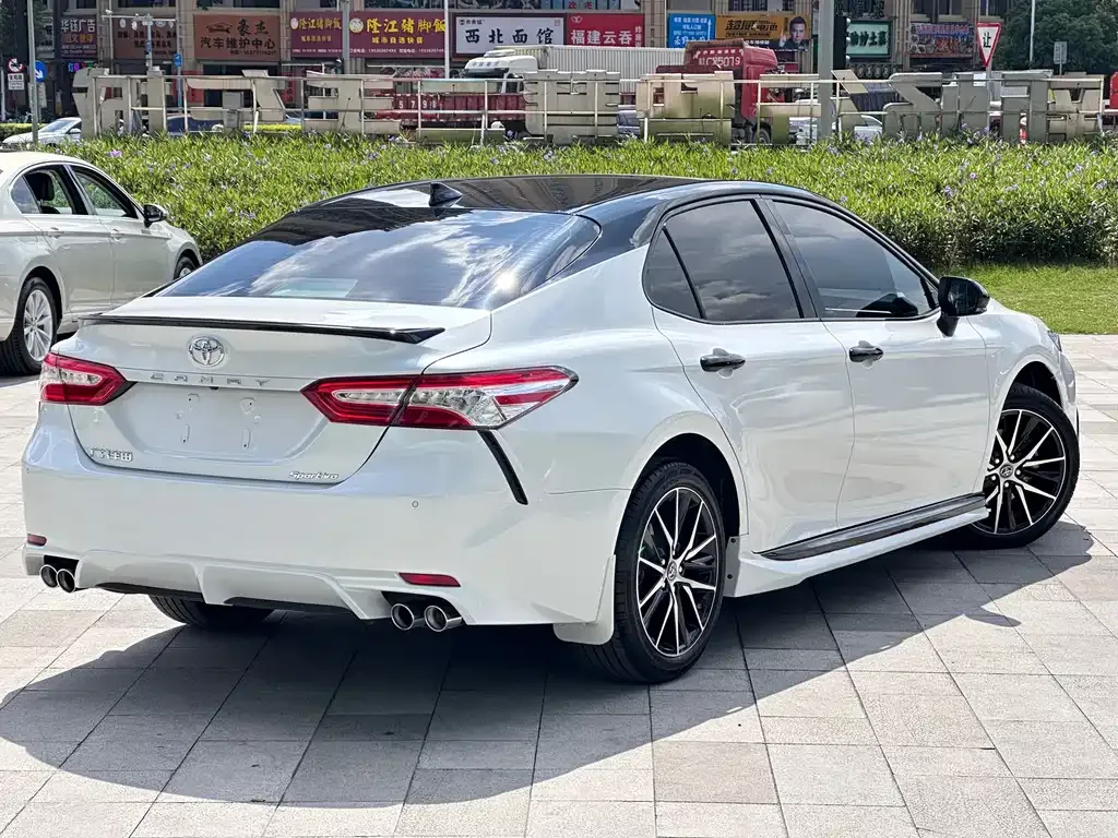 Toyota Camry 2022 из CN, фото 5
