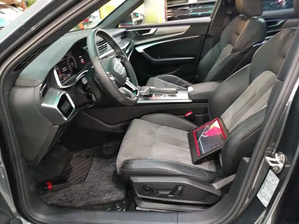 Audi A6L 2022 из CN, фото 7