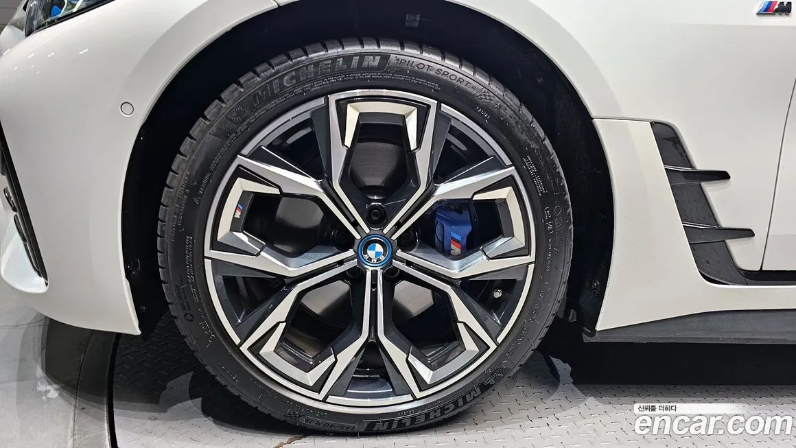 BMW i4 2024 из KR, фото 5