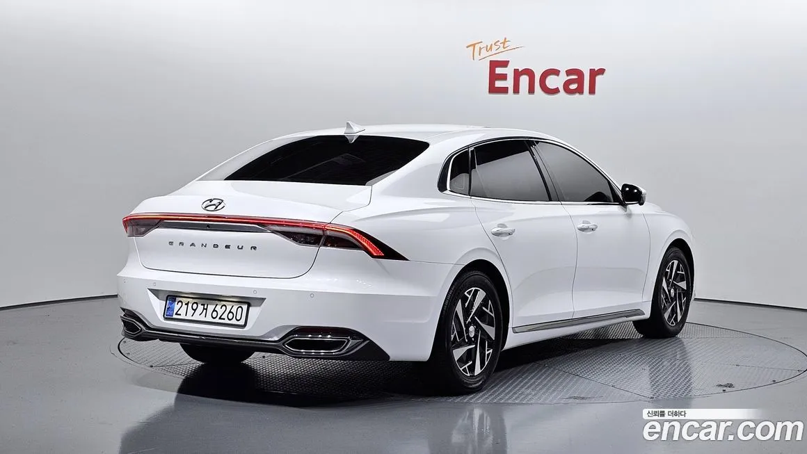 Hyundai Grandeur 2022 из KR, фото 2