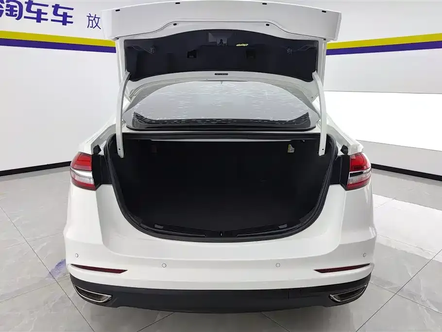 Ford Mondeo 2022 из CN, фото 4